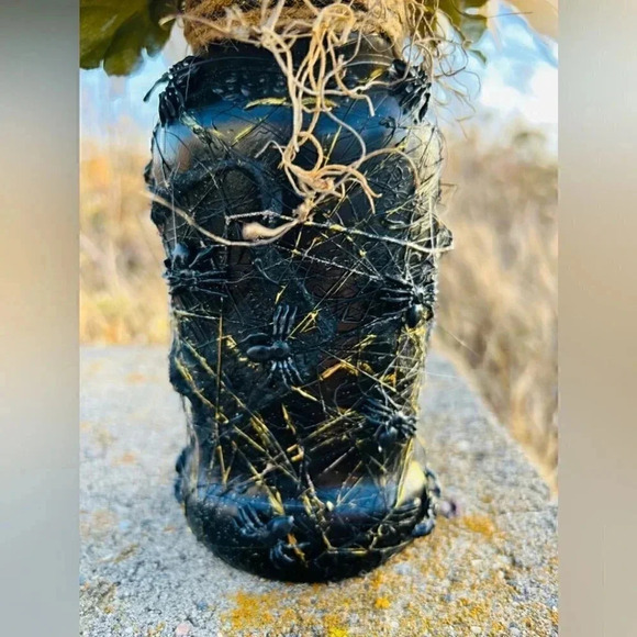 NEW SPIDER FAUX FLORAL ARRANGEMENT - Spooky Potion bottle arrangement - Picture 6 of 17